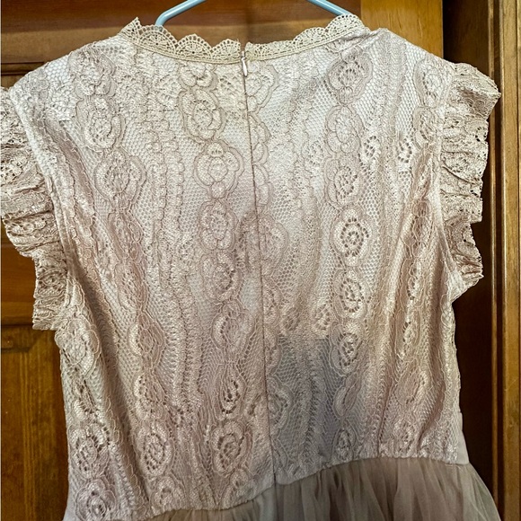 SHEIN Elegant Lace Dress in‎ Cream - Picture 5 of 8